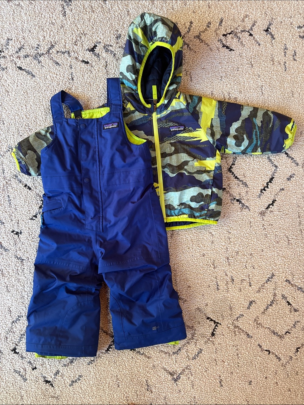 Patagonia Kids Blue Snow Bibs with Green/Blue Camo Jacket 2T EUC